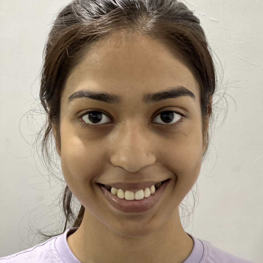 Patient की treatment से पहले की smile